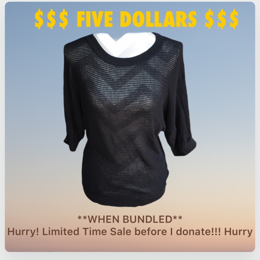✅ $5.00 When BUNDLED!!!!!🛻 Cute black sweater knitted sweater top